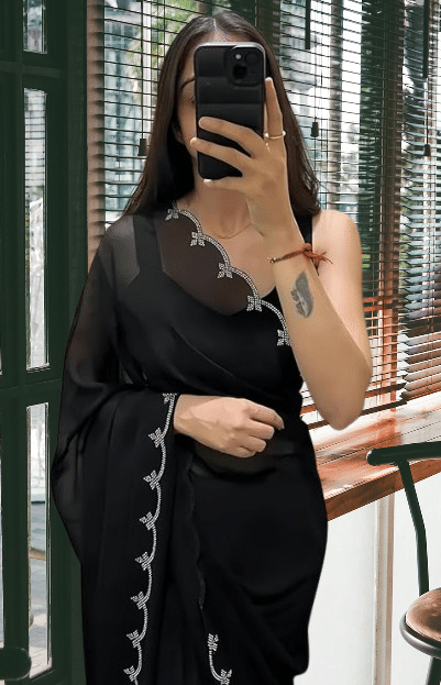 JILUDI Georgette Solid Regular Saree With Unstitched Blouse Piece ( Black ) - Sarees | Buy online on ZillyBuy