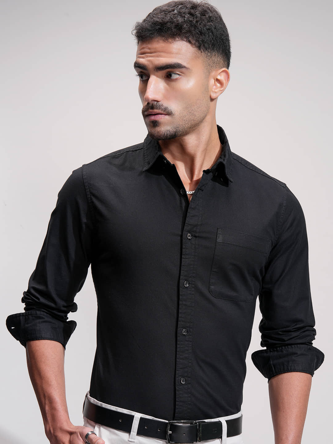 Highlander Cotton Blend Slim Fit Self Design Full Sleeves Men's Casual Shirt - Black ( Pack of 1 )