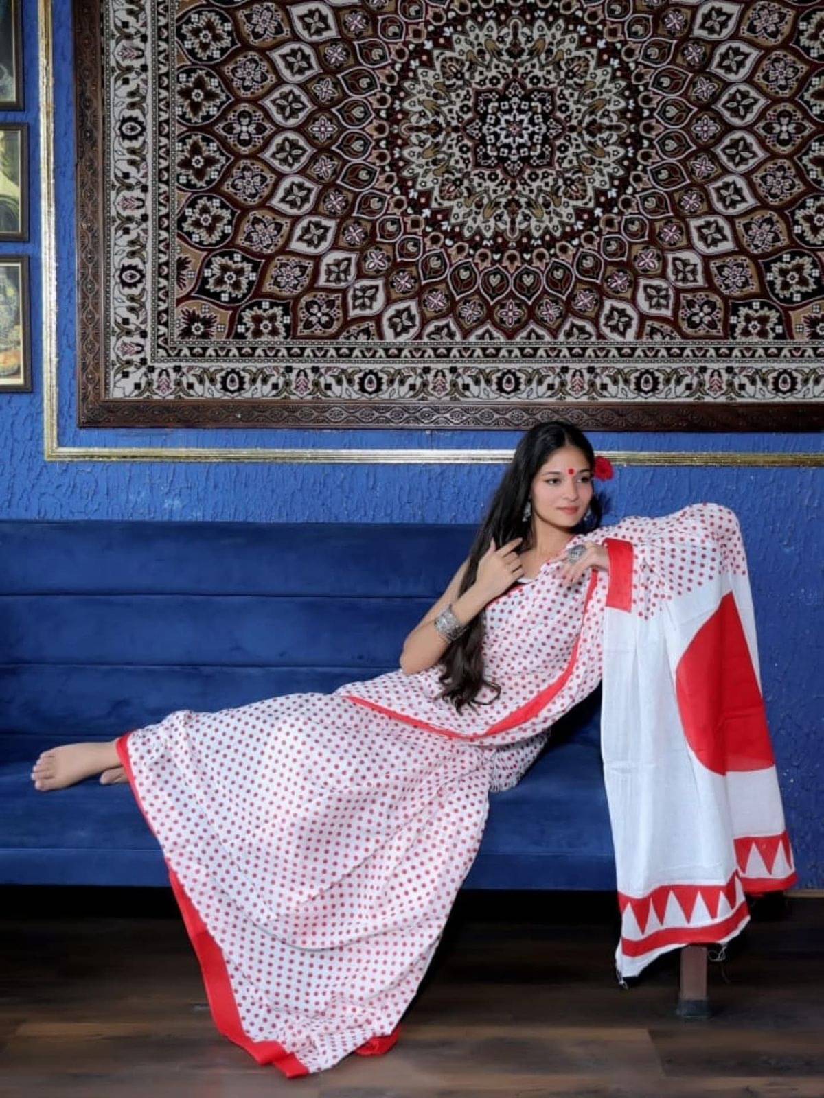 Pionex Chanderi Printed Chanderi saree Without Blouse Piece ( White ) Pionex Chanderi Printed Chanderi saree Without Blouse Piece ( White )