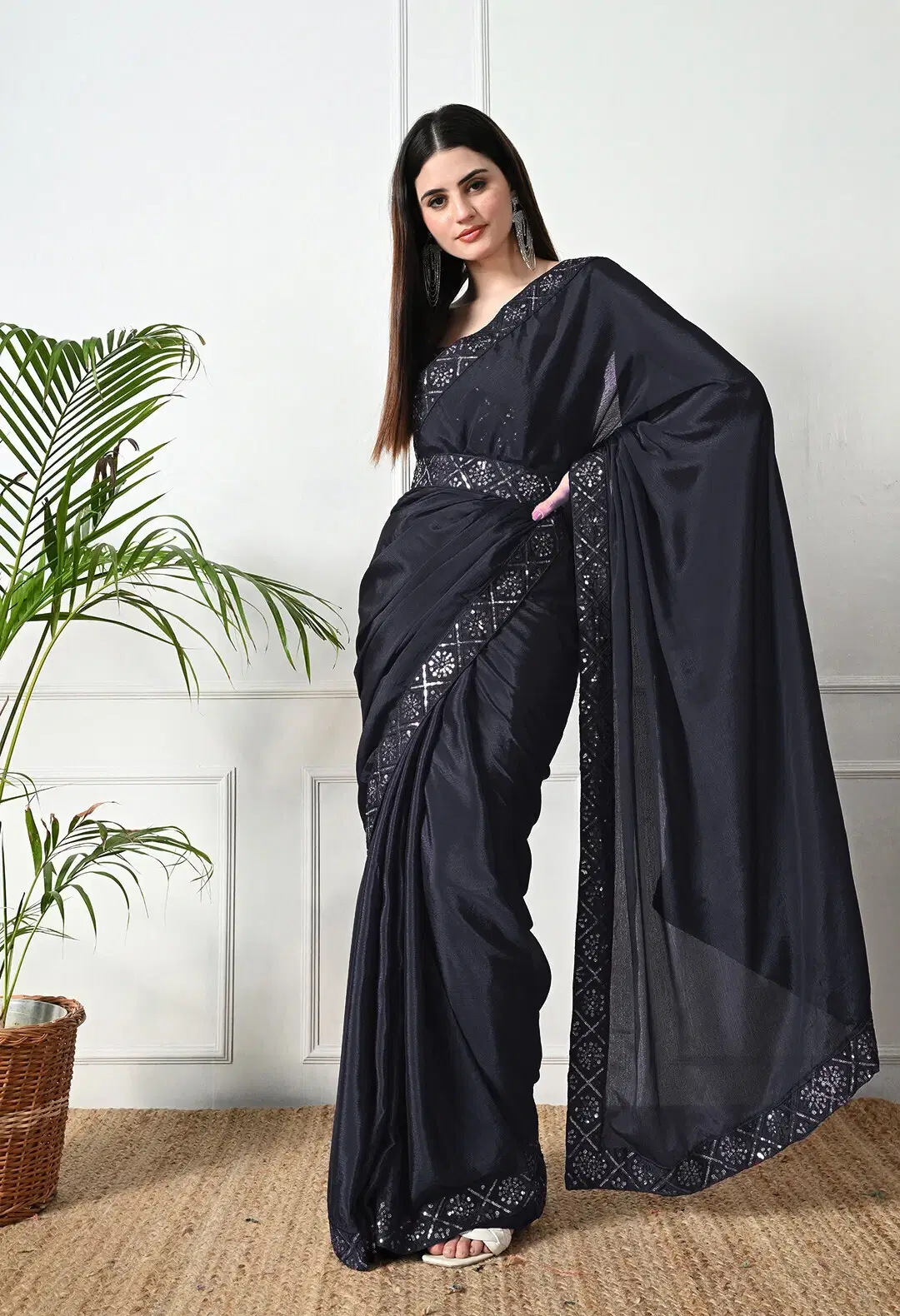 Pionex Chiffon Solid Regular Saree With Unstitched Blouse Piece ( Black ) Pionex Chiffon Solid Regular Saree With Unstitched Blouse Piece ( Black )