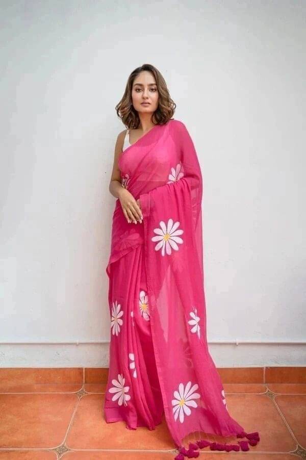 Pionex Cotton Printed Regular Saree With Unstitched Blouse Piece ( Pink ) Pionex Cotton Printed Regular Saree With Unstitched Blouse Piece ( Pink )