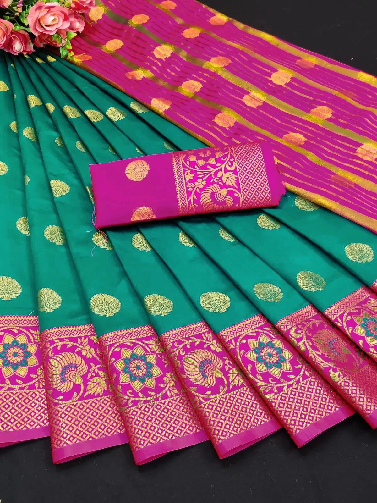 Pionex Cotton Silk Woven Banarasi saree With Unstitched Blouse Piece ( Light Green ) Pionex Cotton Silk Woven Banarasi saree With Unstitched Blouse Piece ( Light Green )