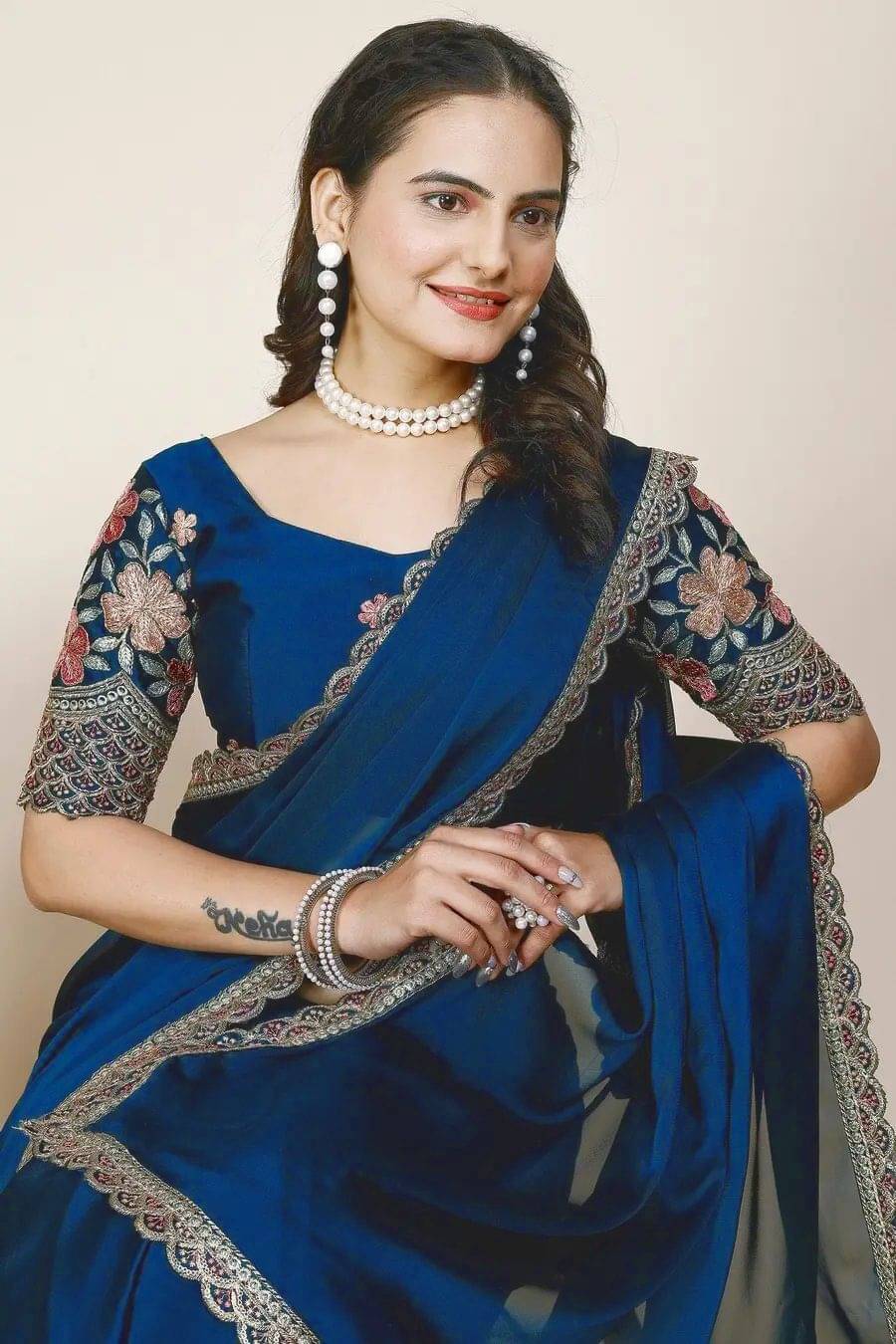 Pionex Silk Blend Embroidered Regular Saree With Unstitched Blouse Piece ( Navy Blue ) Pionex Silk Blend Embroidered Regular Saree With Unstitched Blouse Piece ( Navy Blue )