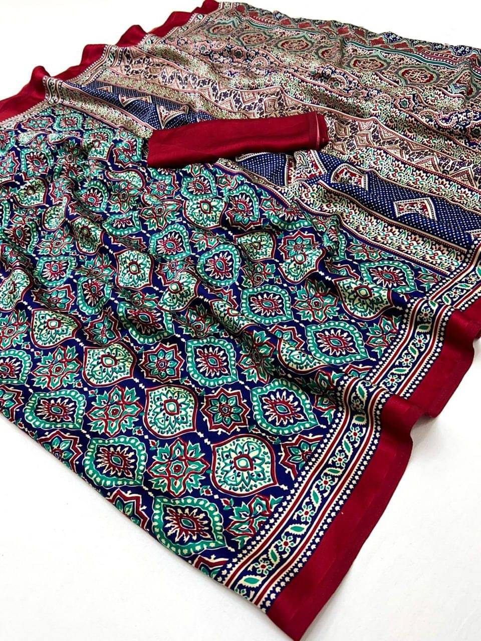 Pionex Silk Printed Ilkal Saree With Unstitched Blouse Piece ( Multicolor ) Pionex Silk Printed Ilkal Saree With Unstitched Blouse Piece ( Multicolor )