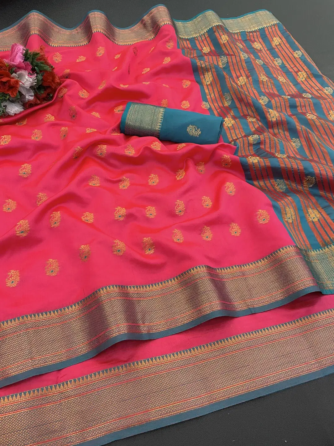     			Pionex Silk Woven Banarasi saree With Unstitched Blouse Piece ( Pink )