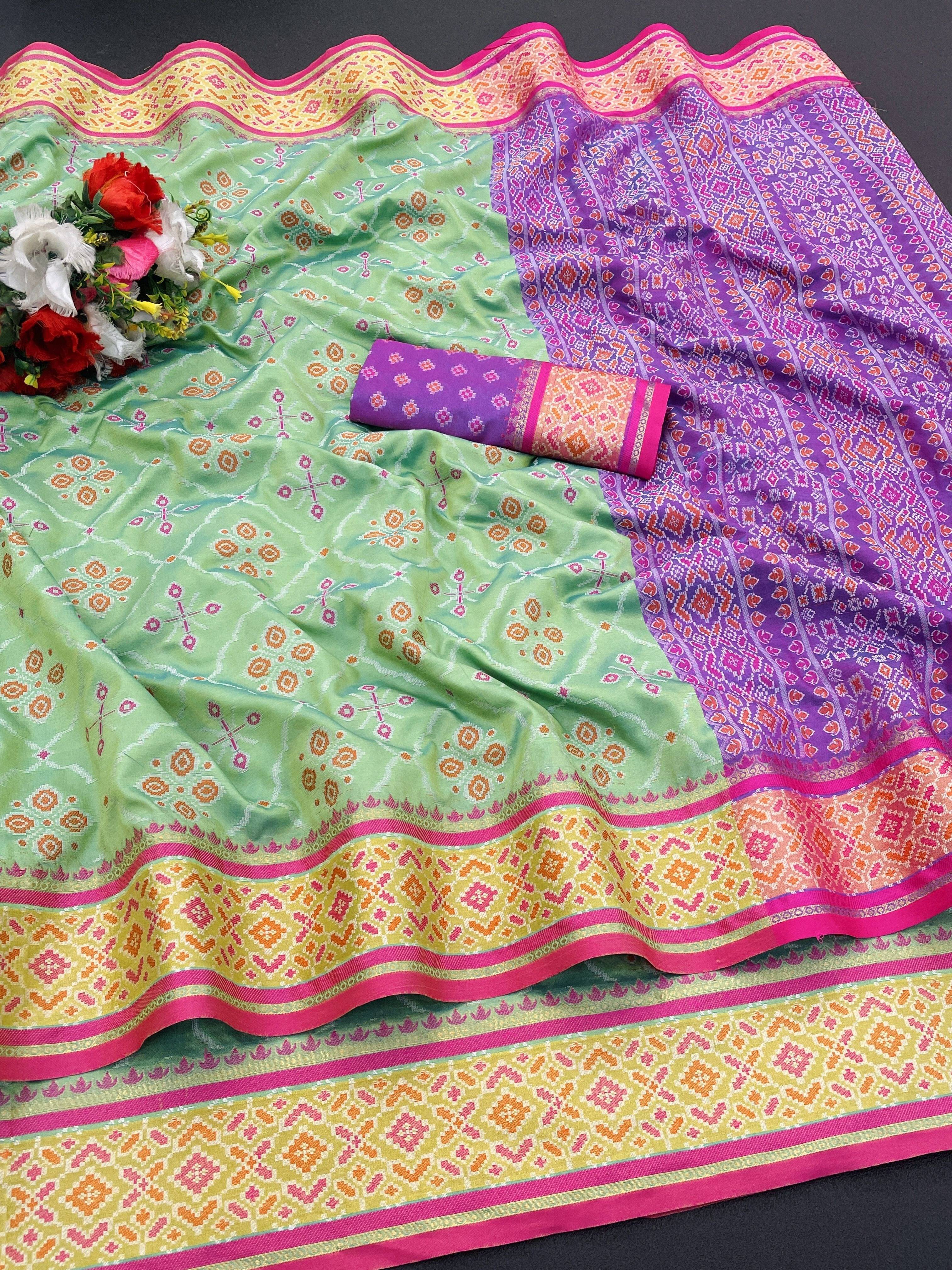 Pionex Silk Woven Patola Saree With Unstitched Blouse Piece ( Light Green ) Pionex Silk Woven Patola Saree With Unstitched Blouse Piece ( Light Green )