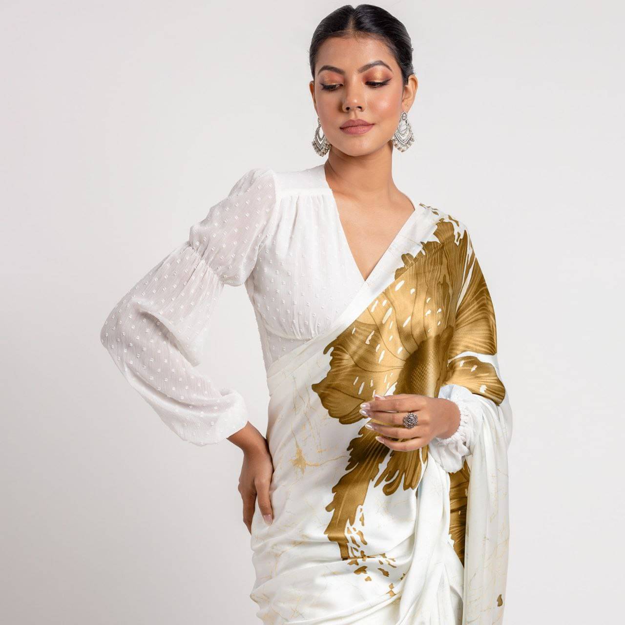 Clothendy Satin Printed Regular Saree With Unstitched Blouse Piece ( Gold ) Clothendy Satin Printed Regular Saree With Unstitched Blouse Piece ( Gold )