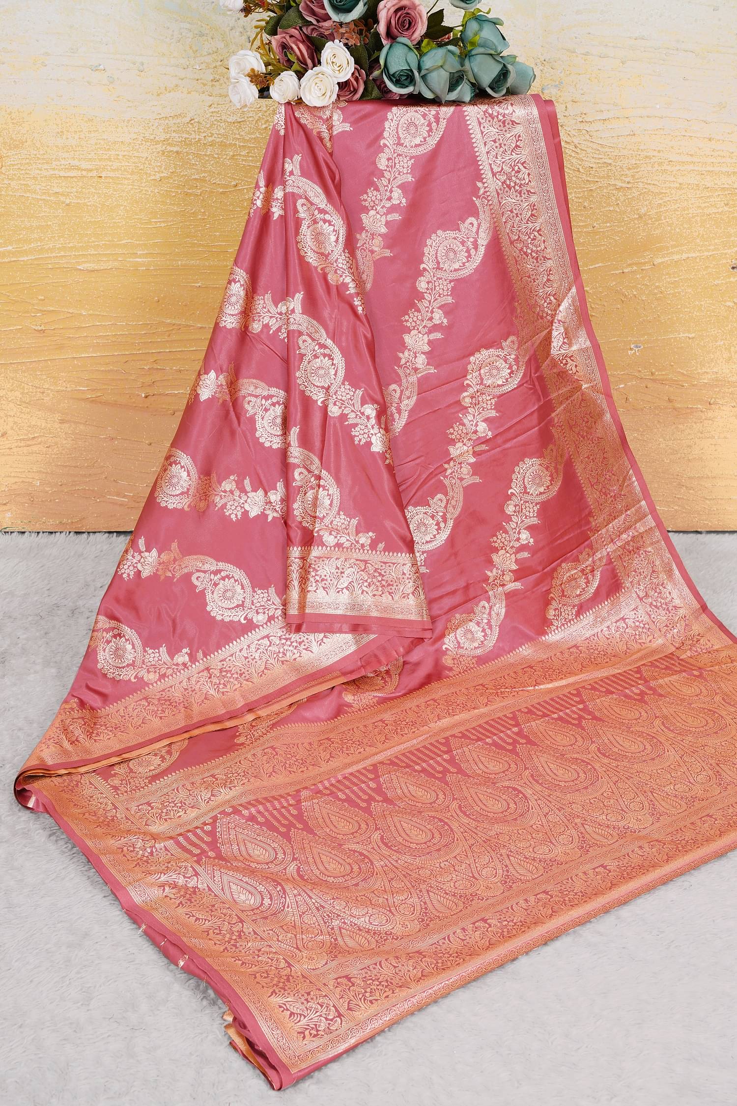 HOUSEOFDREAM Satin Solid Banarasi saree With Unstitched Blouse Piece ( Pink ) HOUSEOFDREAM Satin Solid Banarasi saree With Unstitched Blouse Piece ( Pink )