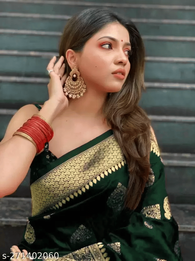     			KIVERA Silk Blend Woven Design Banarasi saree With Unstitched Blouse Piece ( Green )