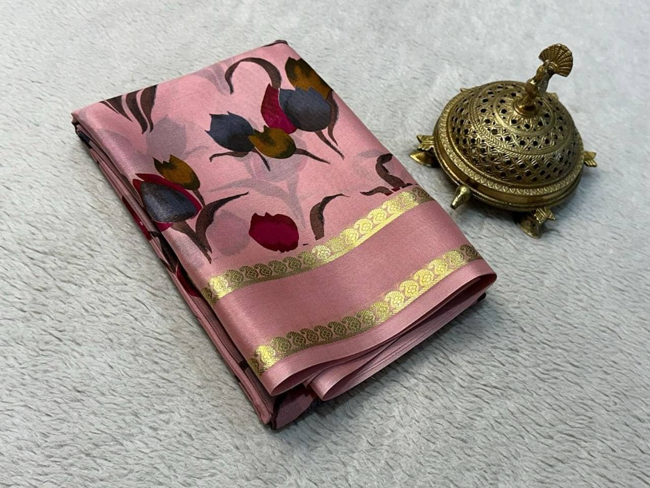     			LAXMI SILK MILLS Crepe Printed Mysore Silk Sarees With Unstitched Blouse Piece ( Pink )