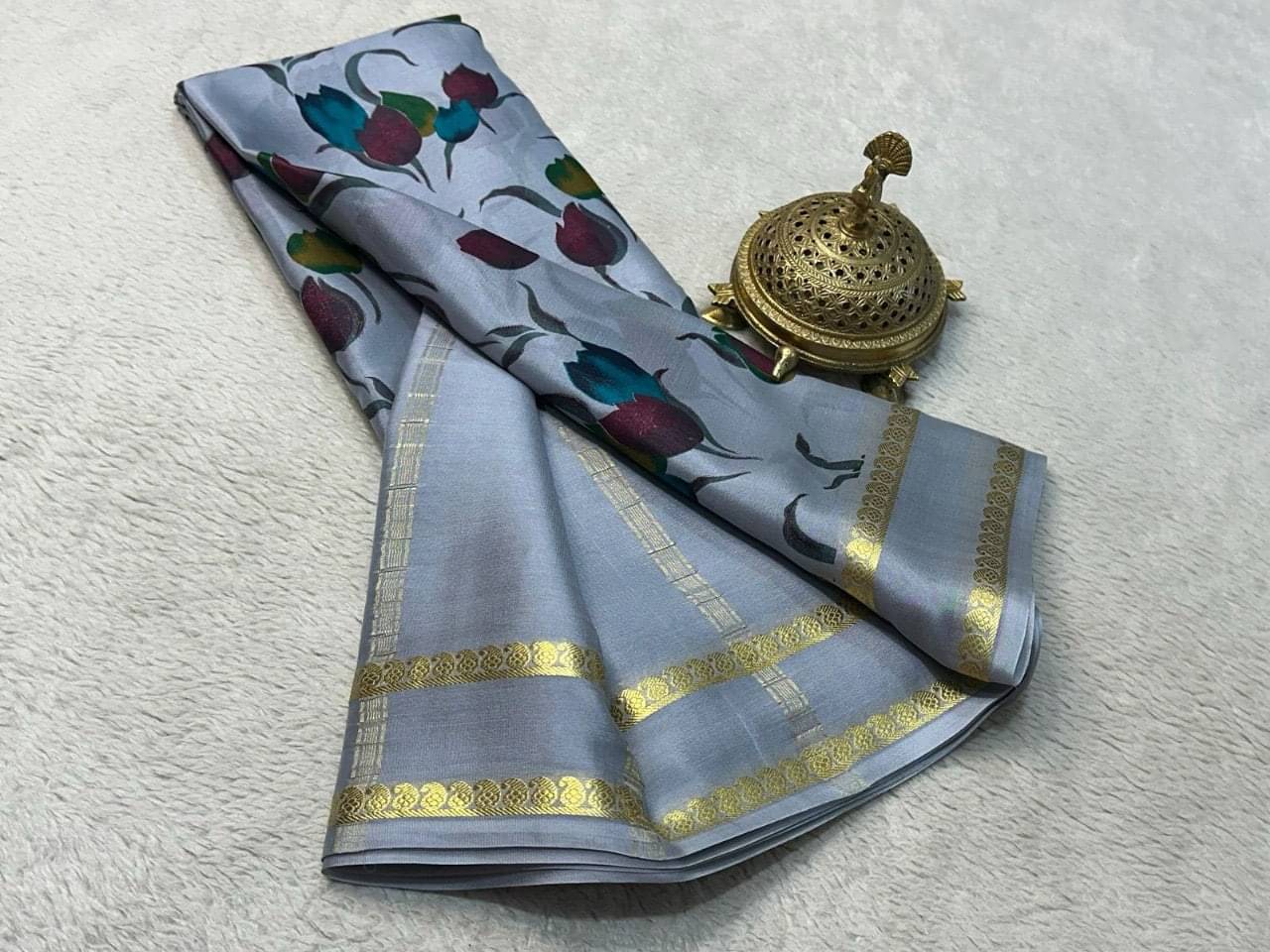    			LAXMI SILK MILLS Crepe Woven Design Mysore Silk Sarees With Unstitched Blouse Piece ( Grey )