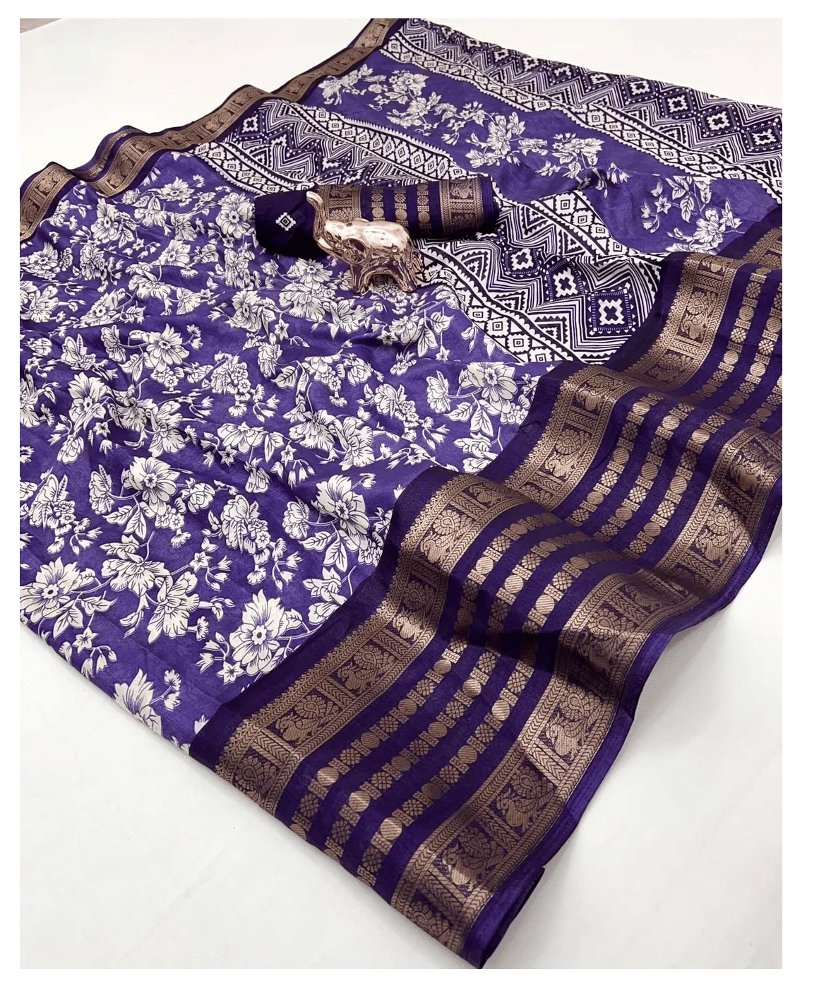 SAREESWAG Silk Blend Printed Regular Saree With Unstitched Blouse Piece ( Purple ) SAREESWAG Silk Blend Printed Regular Saree With Unstitched Blouse Piece ( Purple )