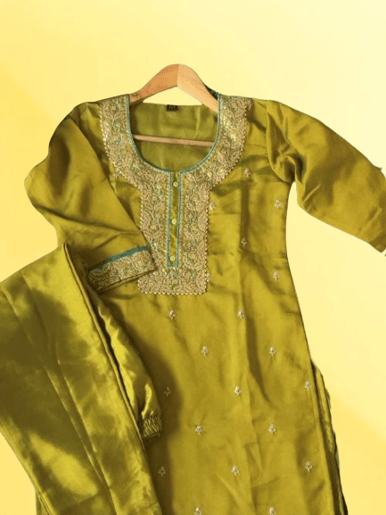     			reldor Women Silk Blend Embroidered Straight Kurti With Pants ( Lime Green )