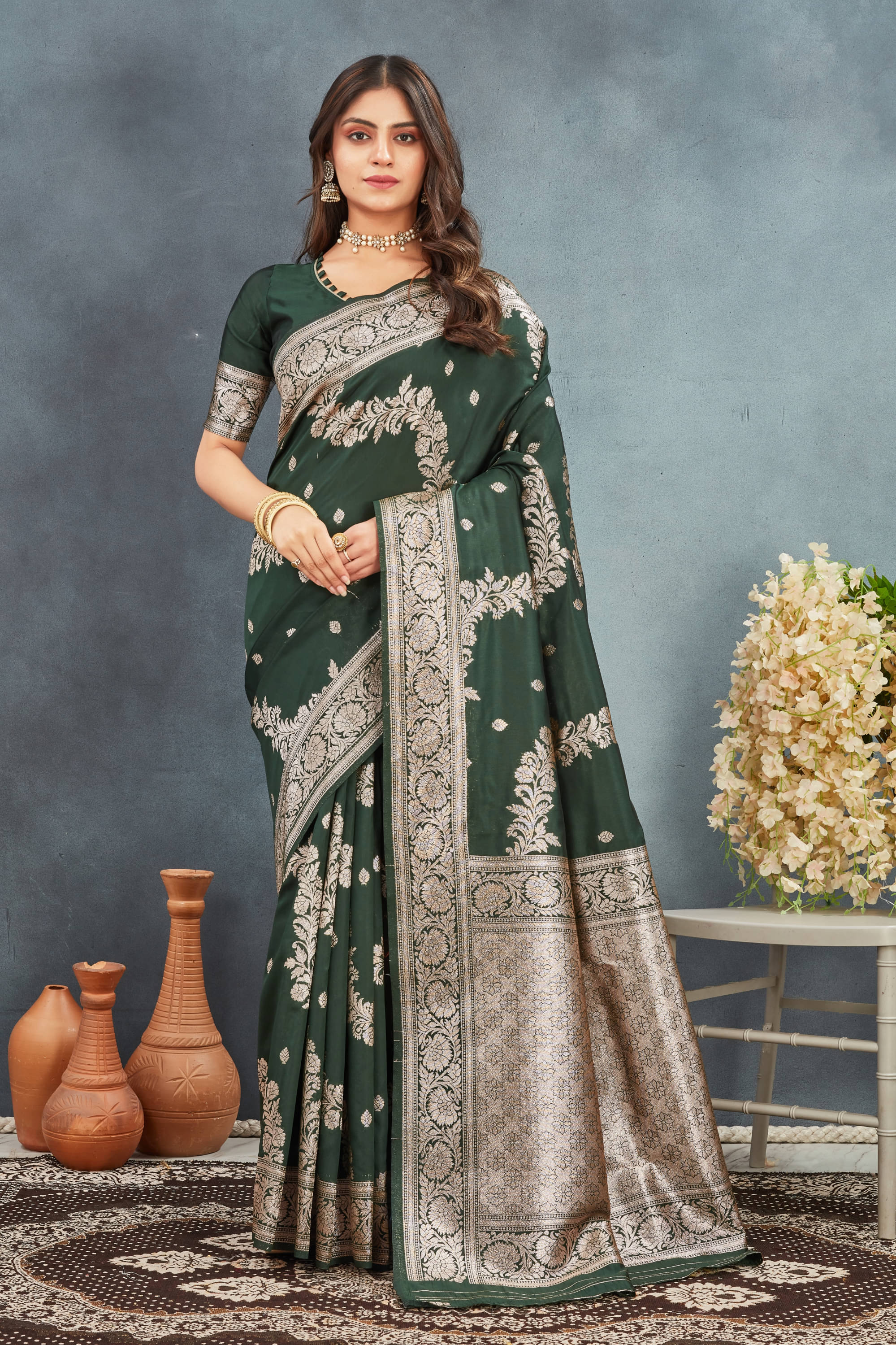     			KIVERA Silk Blend Woven Design Banarasi saree With Unstitched Blouse Piece ( Green )