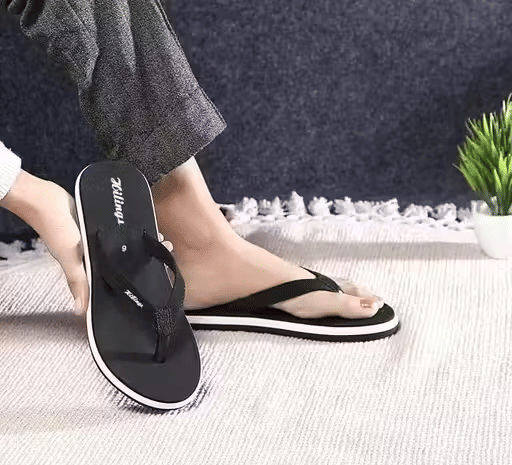    			MANNU COOPERATION Black Women's Daily Slipper