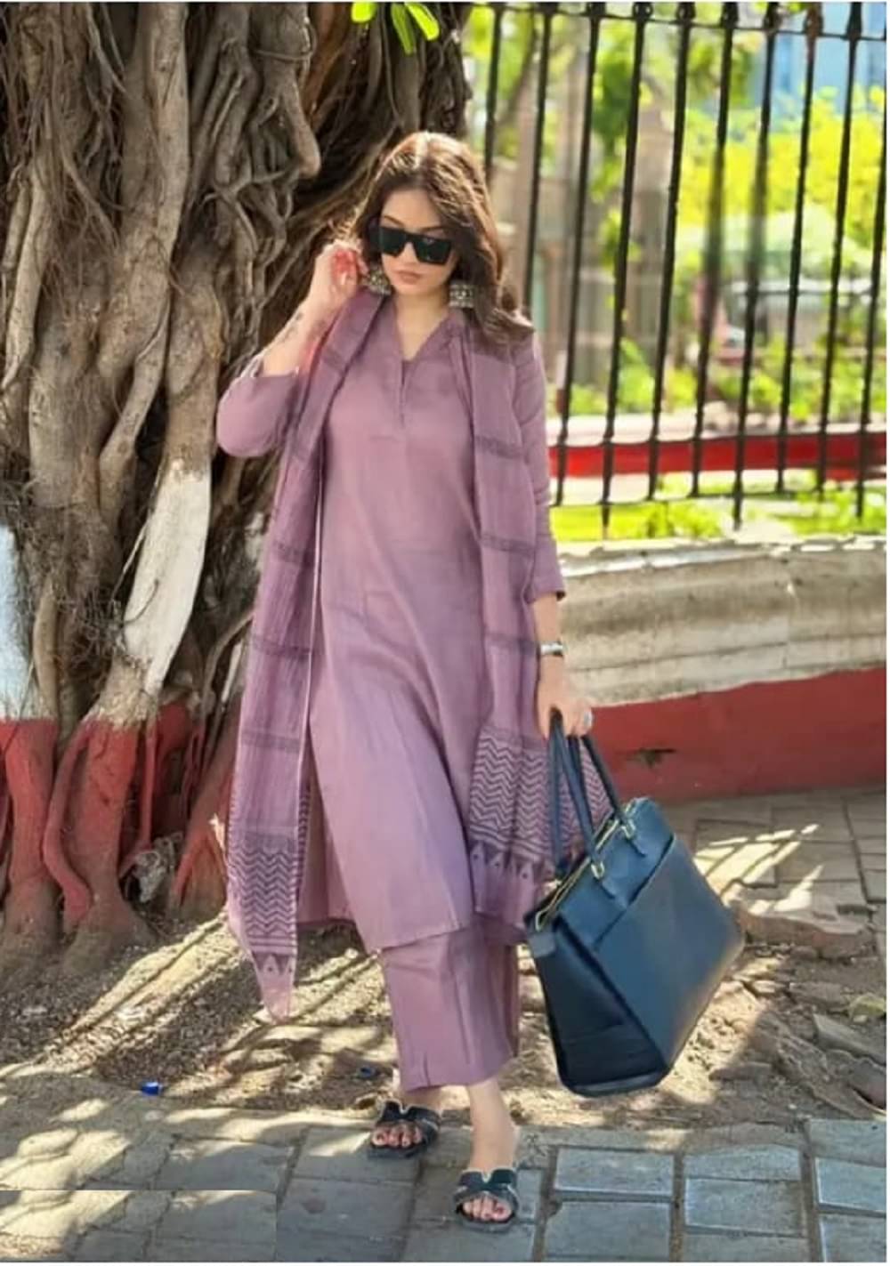 Gobya Women Rayon Solid Straight Kurti With Pants ( Purple ) Gobya Women Rayon Solid Straight Kurti With Pants ( Purple )