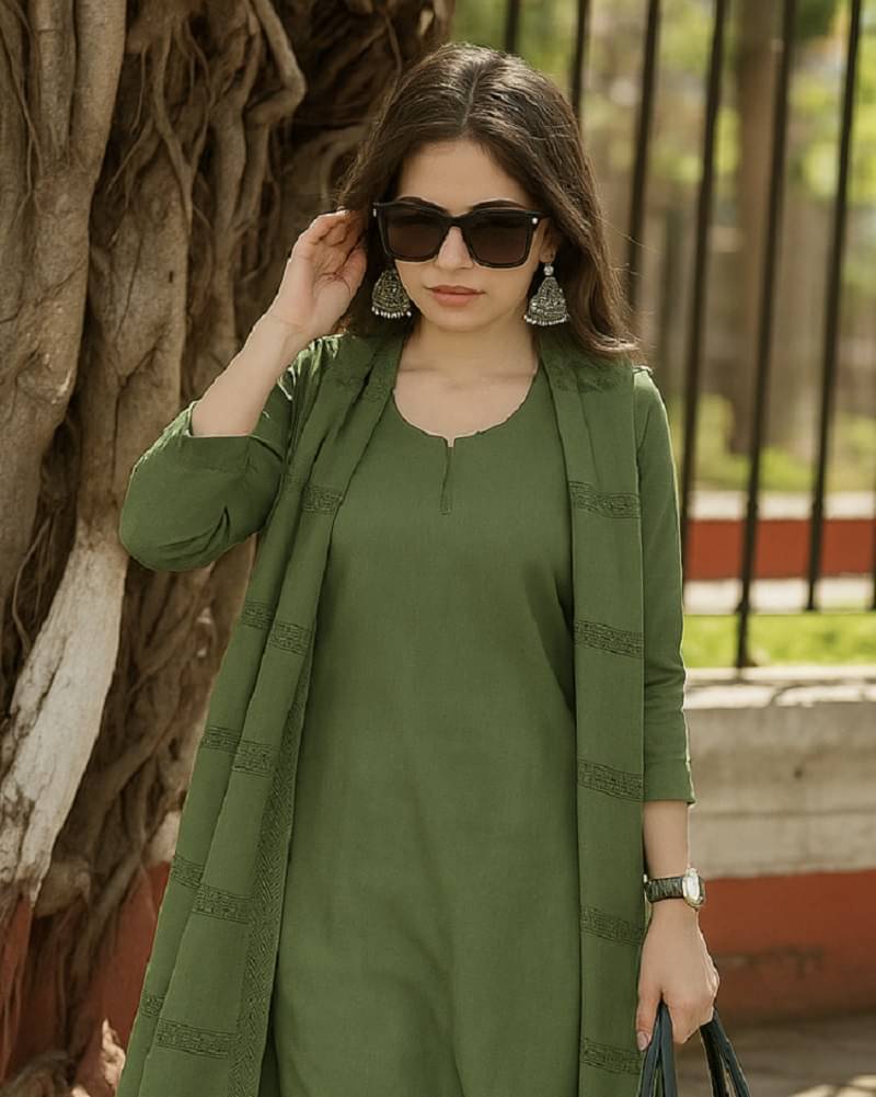 MirrorTrendz Women Rayon Printed A-line Kurti With Pants ( Green ) MirrorTrendz Women Rayon Printed A-line Kurti With Pants ( Green )