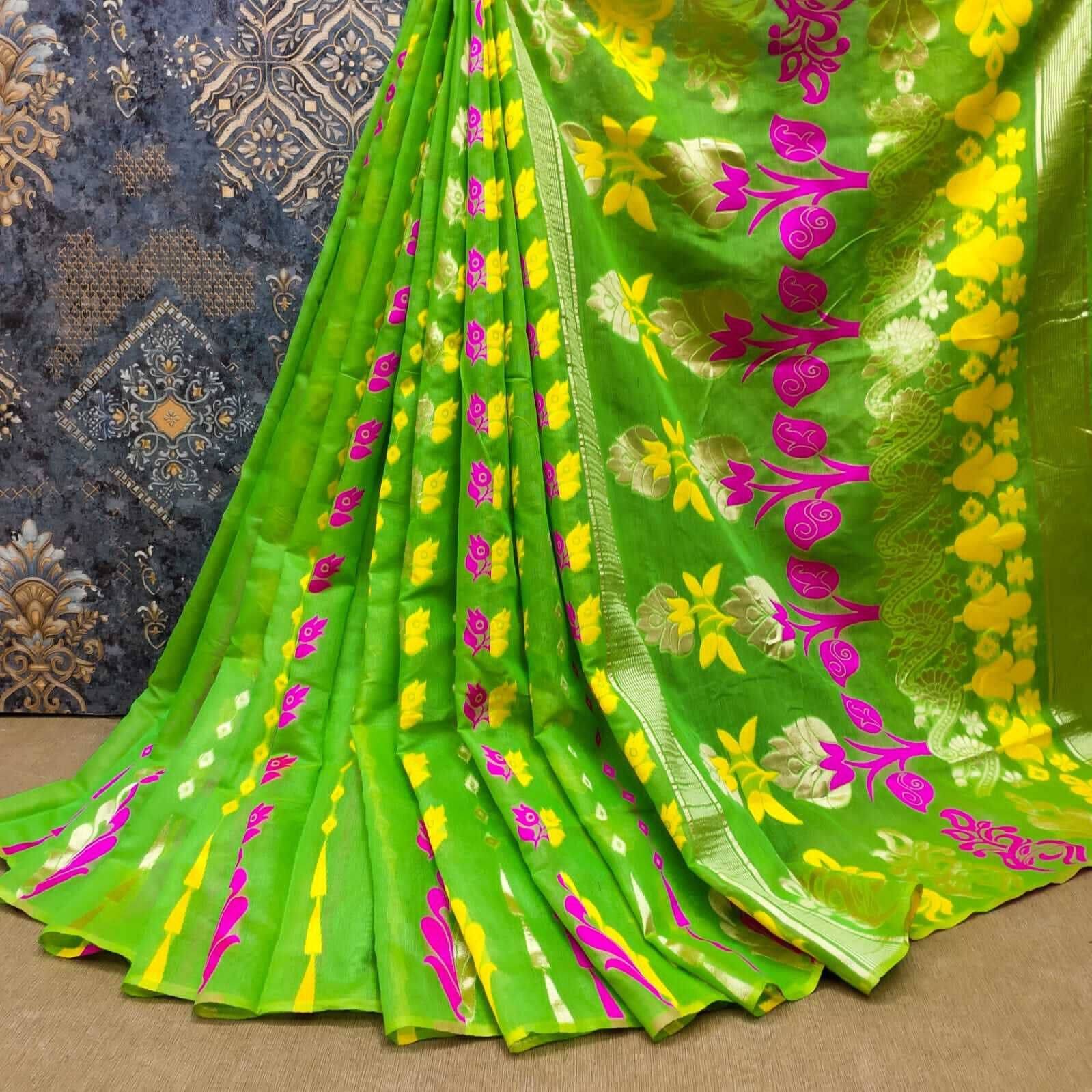     			dravya womens Cotton Blend Woven Banarasi saree Without Blouse Piece ( Green )