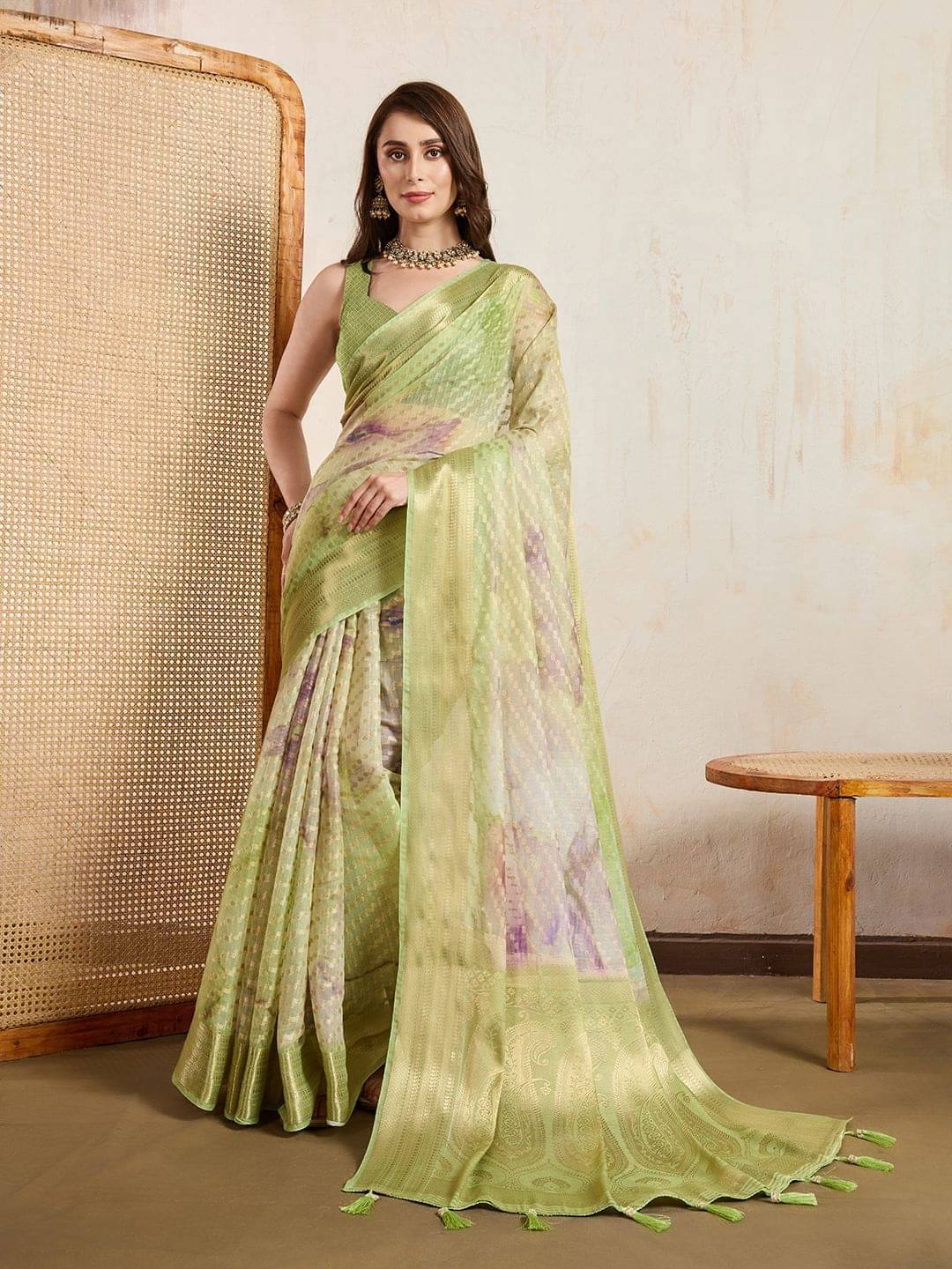 dravya womens Jacquard Printed Banarasi saree With Unstitched Blouse Piece ( Light Green ) dravya womens Jacquard Printed Banarasi saree With Unstitched Blouse Piece ( Light Green )
