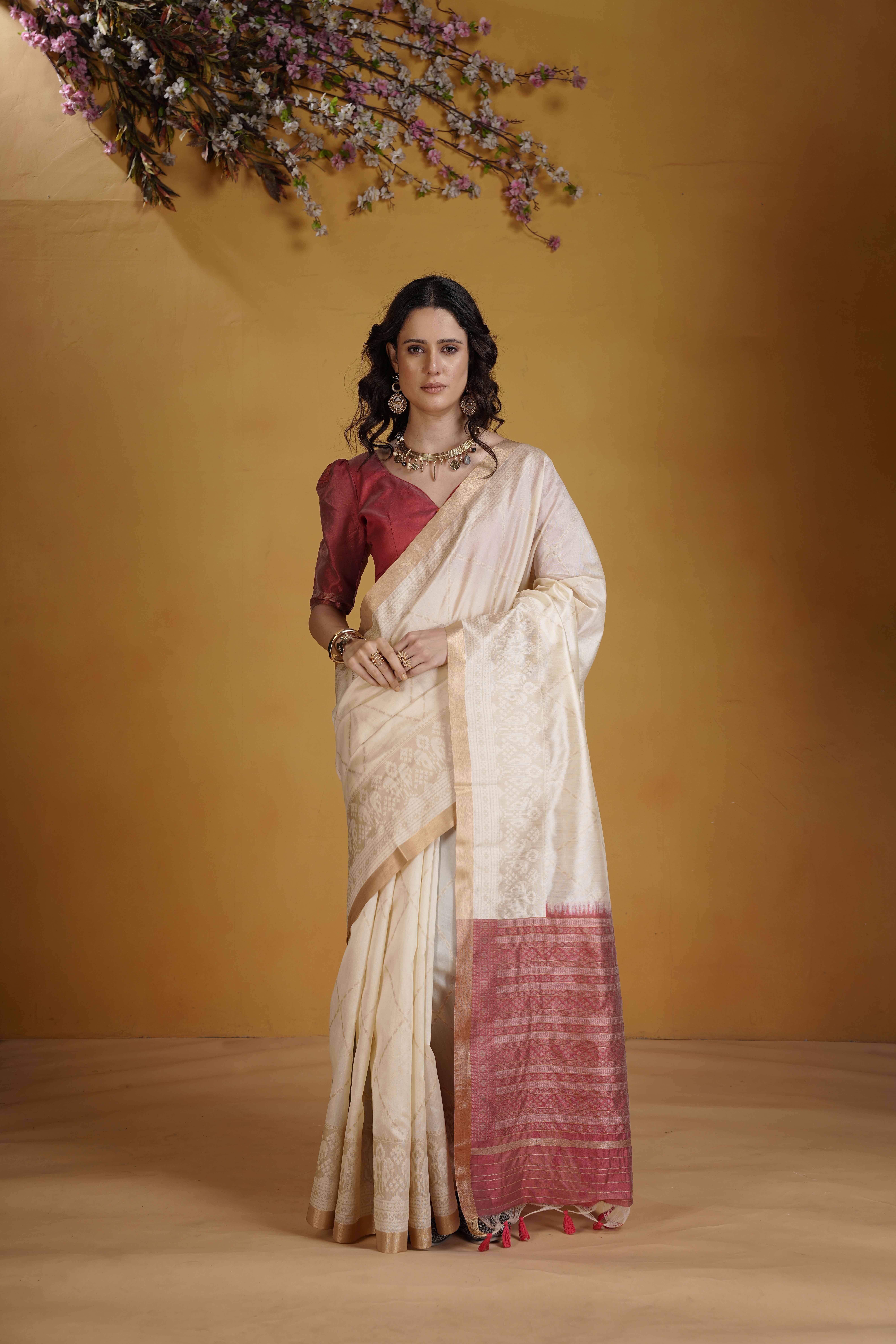     			dravya womens Jacquard Printed Banarasi saree With Unstitched Blouse Piece ( Cream )