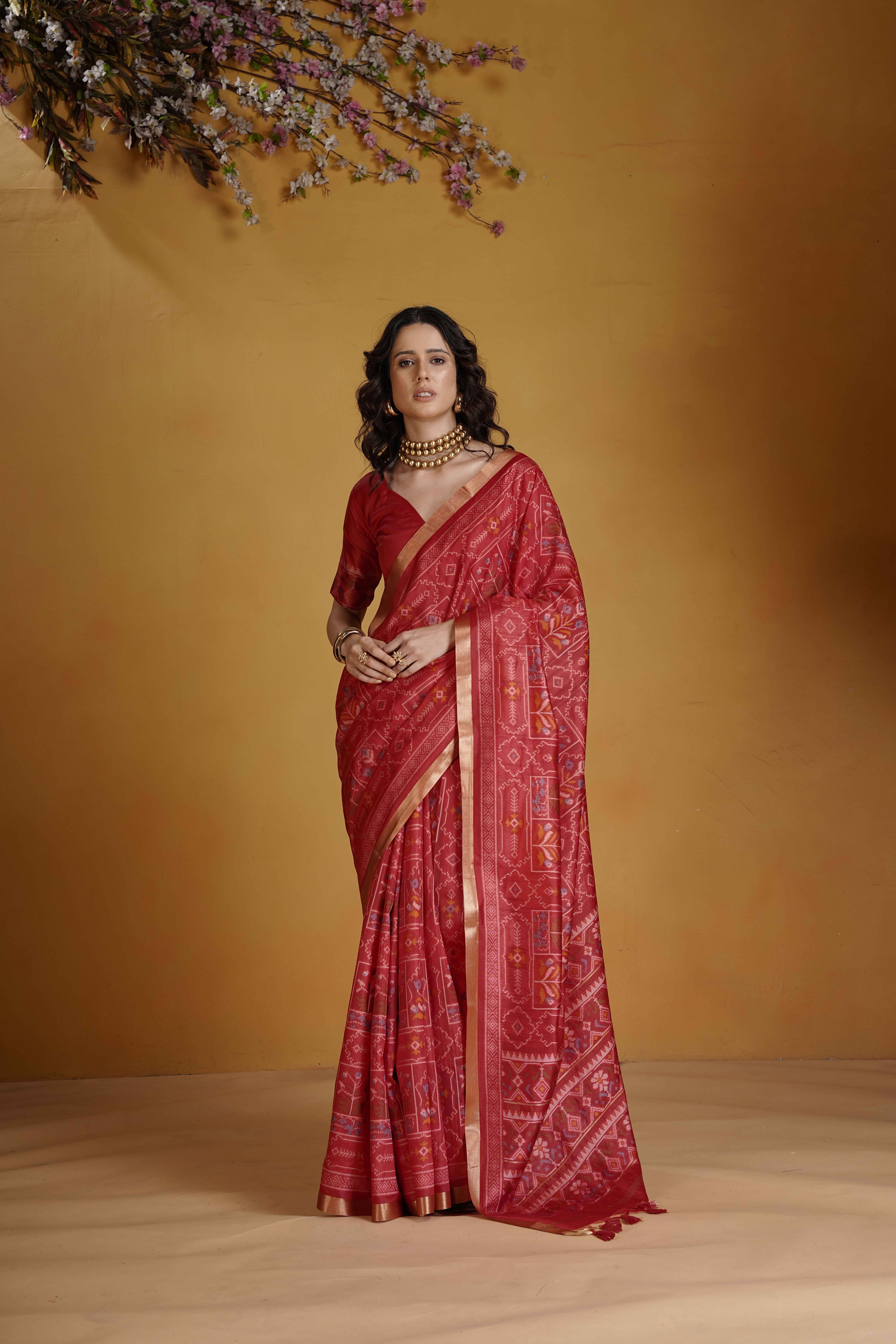 dravya womens Jacquard Woven Banarasi saree With Unstitched Blouse Piece ( Red ) dravya womens Jacquard Woven Banarasi saree With Unstitched Blouse Piece ( Red )