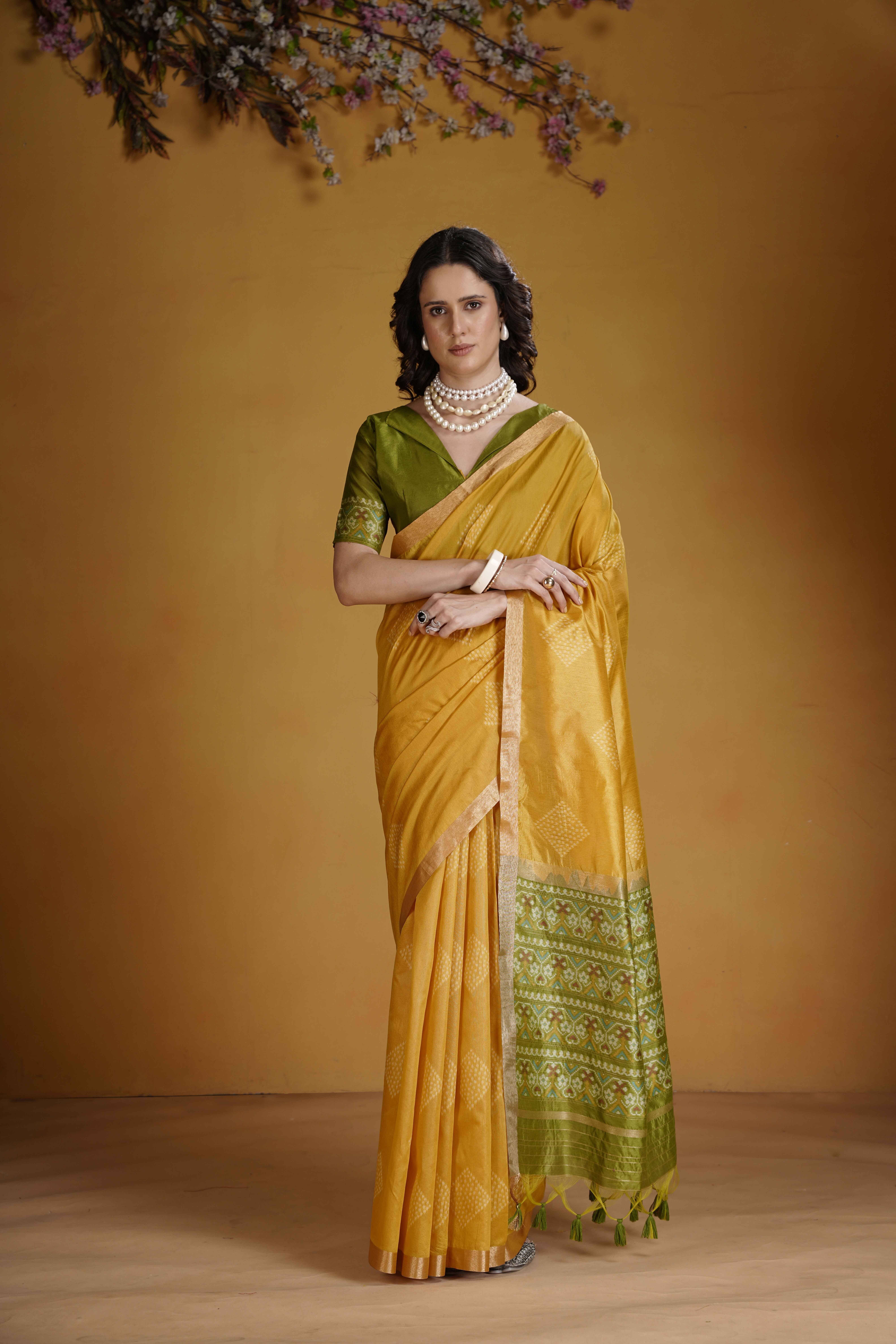 dravya womens Jacquard Woven Banarasi saree With Unstitched Blouse Piece ( Yellow ) dravya womens Jacquard Woven Banarasi saree With Unstitched Blouse Piece ( Yellow )