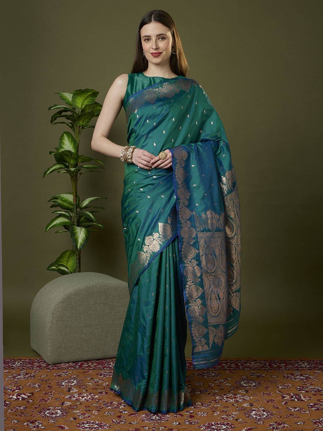 dravya womens Jacquard Woven Banarasi saree With Unstitched Blouse Piece ( Green ) dravya womens Jacquard Woven Banarasi saree With Unstitched Blouse Piece ( Green )