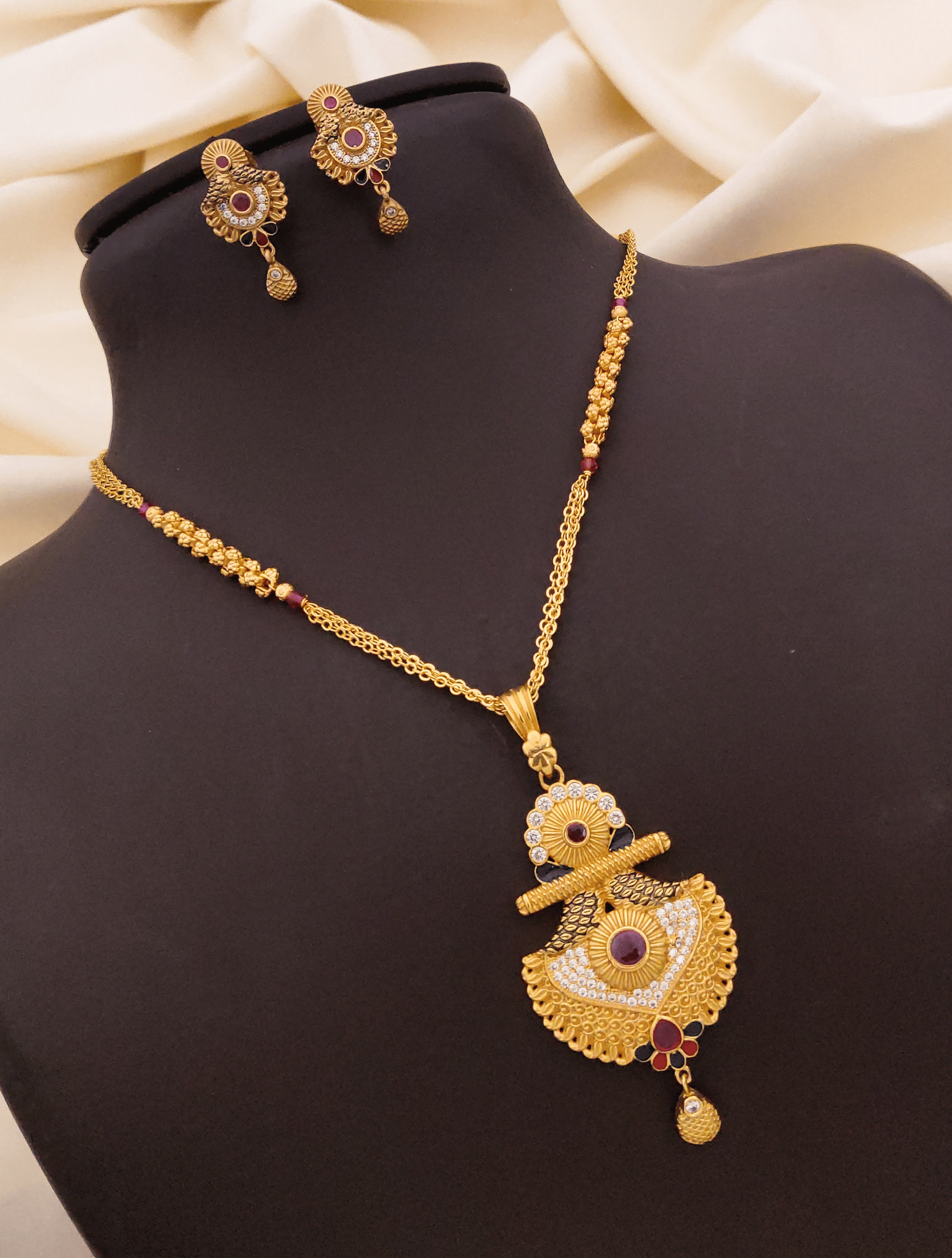 sakimo Gold Brass Necklace Set ( Pack of 1 )