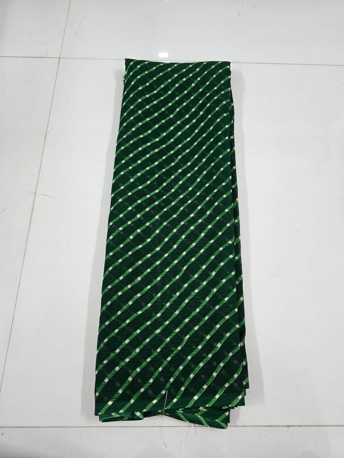 Sureta Georgette Printed Leheriya Saree Without Blouse Piece ( Green ) Sureta Georgette Printed Leheriya Saree Without Blouse Piece ( Green )