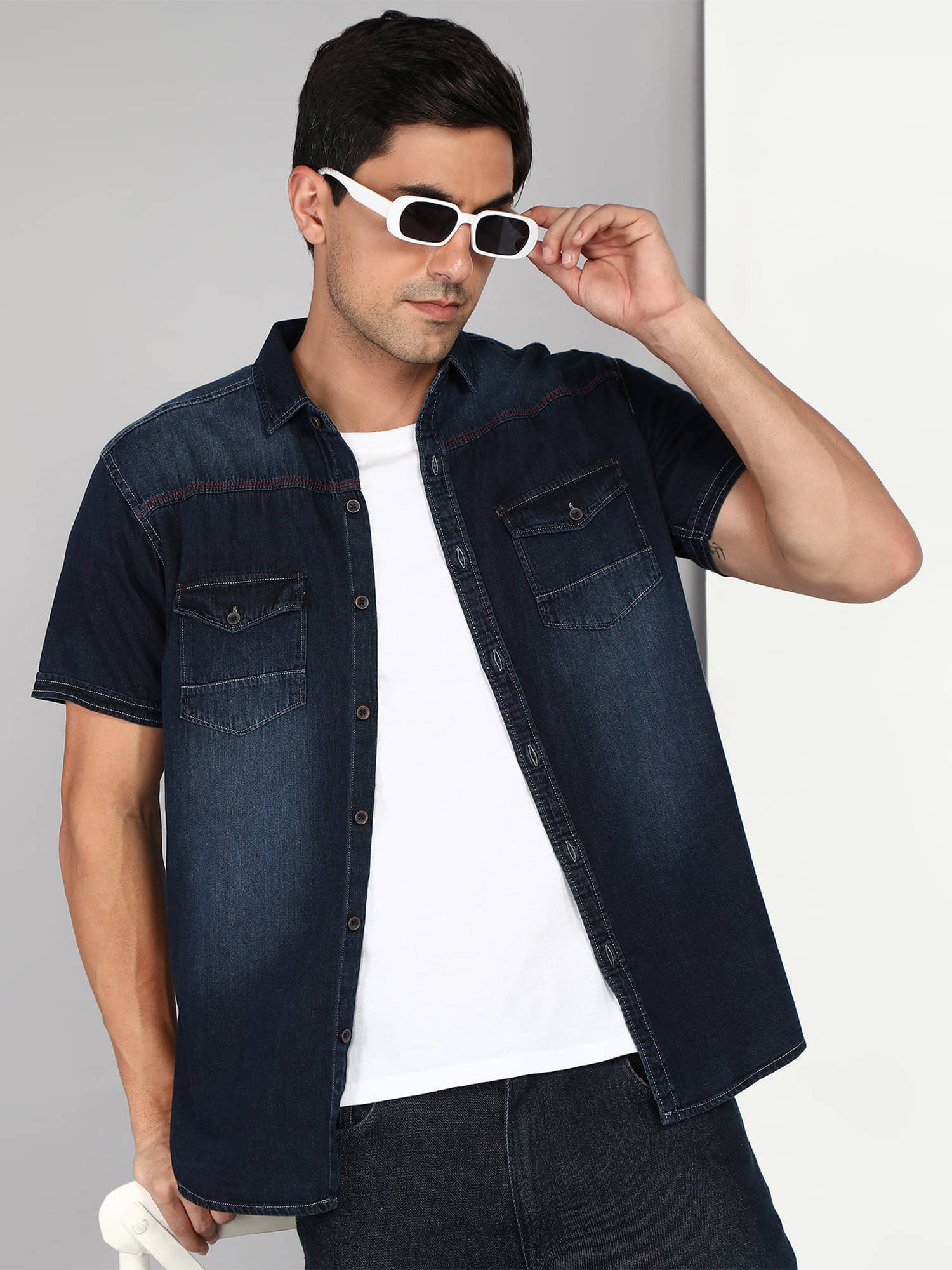Kuons Avenue Denim Regular Fit Solids Half Sleeves Men's Casual Shirt - Dark Blue ( Pack of 1 ) Kuons Avenue Denim Regular Fit Solids Half Sleeves Men's Casual Shirt - Dark Blue ( Pack of 1 )