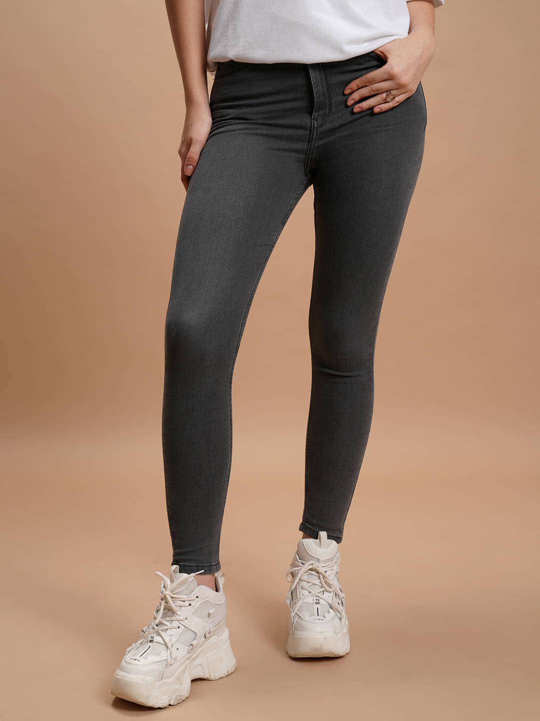     			Tokyo Talkies Women's Skinny Fit Mid-Rise Jeans ( Grey )