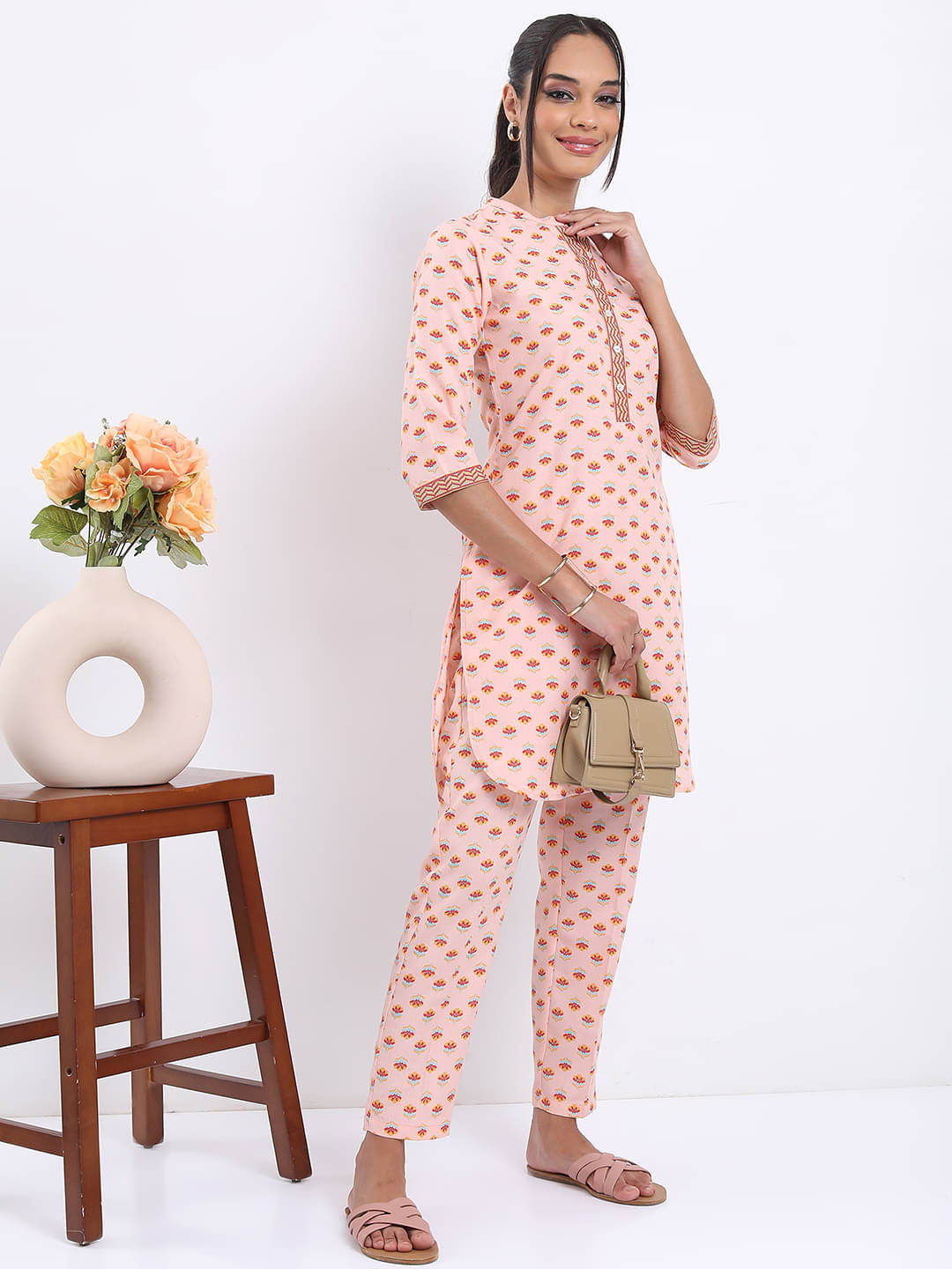     			Vishudh Women Polyester Printed Straight Kurti With Pants ( Peach )
