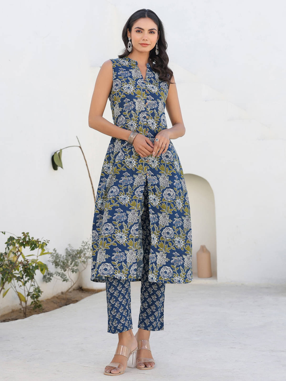 Janasya Women Cotton Printed A-line Kurti With Pants ( Dark Blue ) Janasya Women Cotton Printed A-line Kurti With Pants ( Dark Blue )