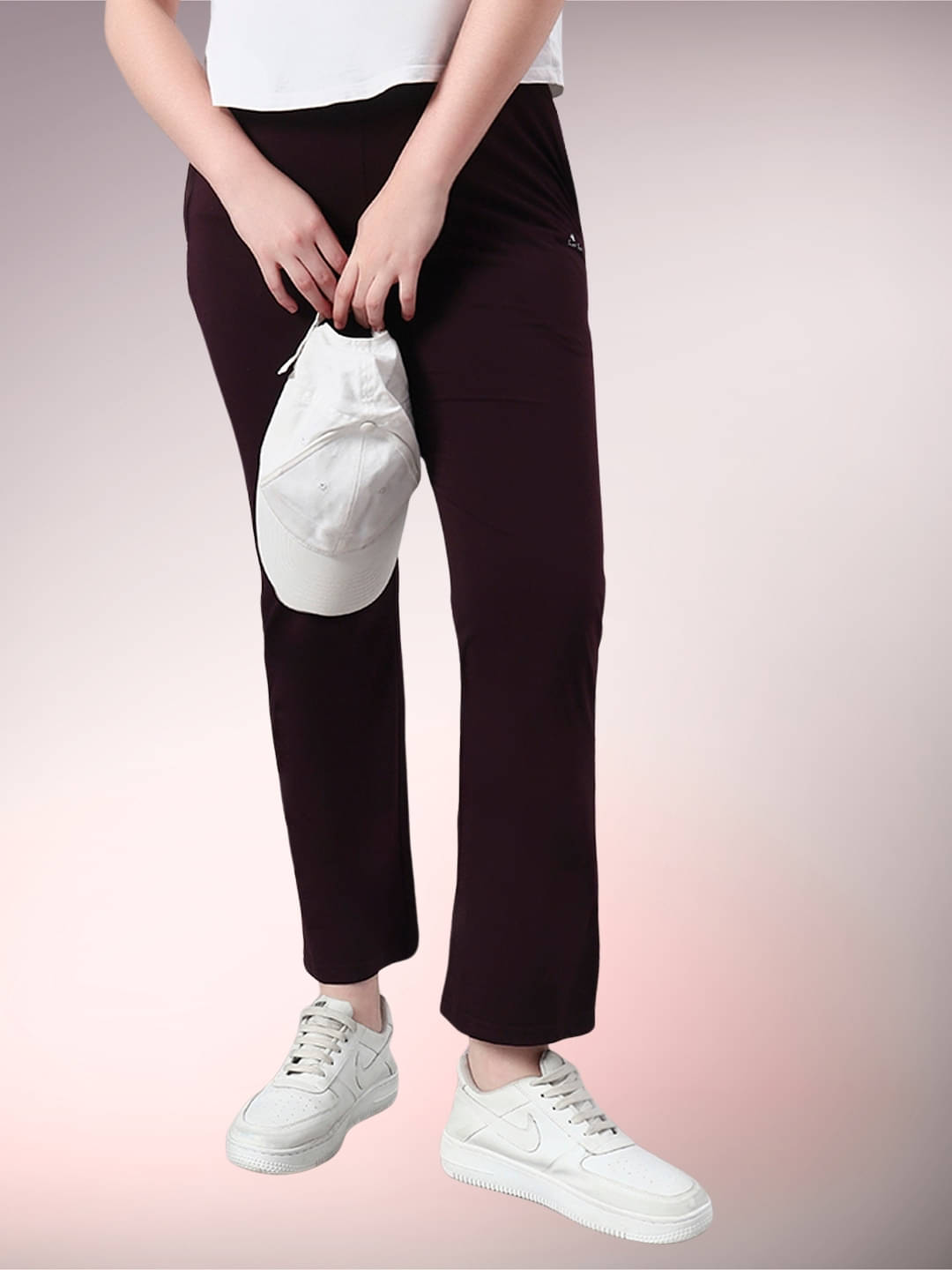     			SWEETTOUCHMJO Women Cotton Blend Casual Trousers ( Maroon )