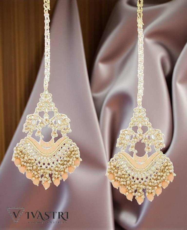     			VIVASTRI Gold Drop Earrings ( Pack of 1 )