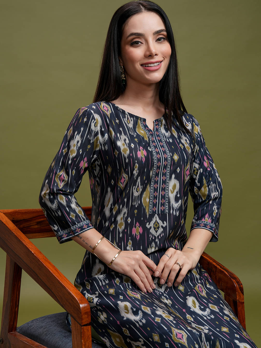    			Vishudh Women Polyester Printed Straight Kurti ( Indigo )