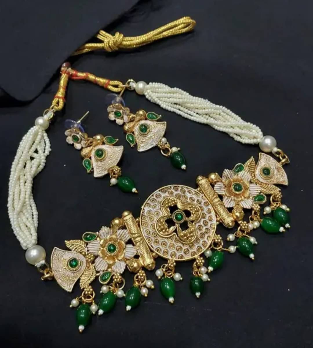     			jinnis Green Alloy Necklace Set ( Pack of 1 )