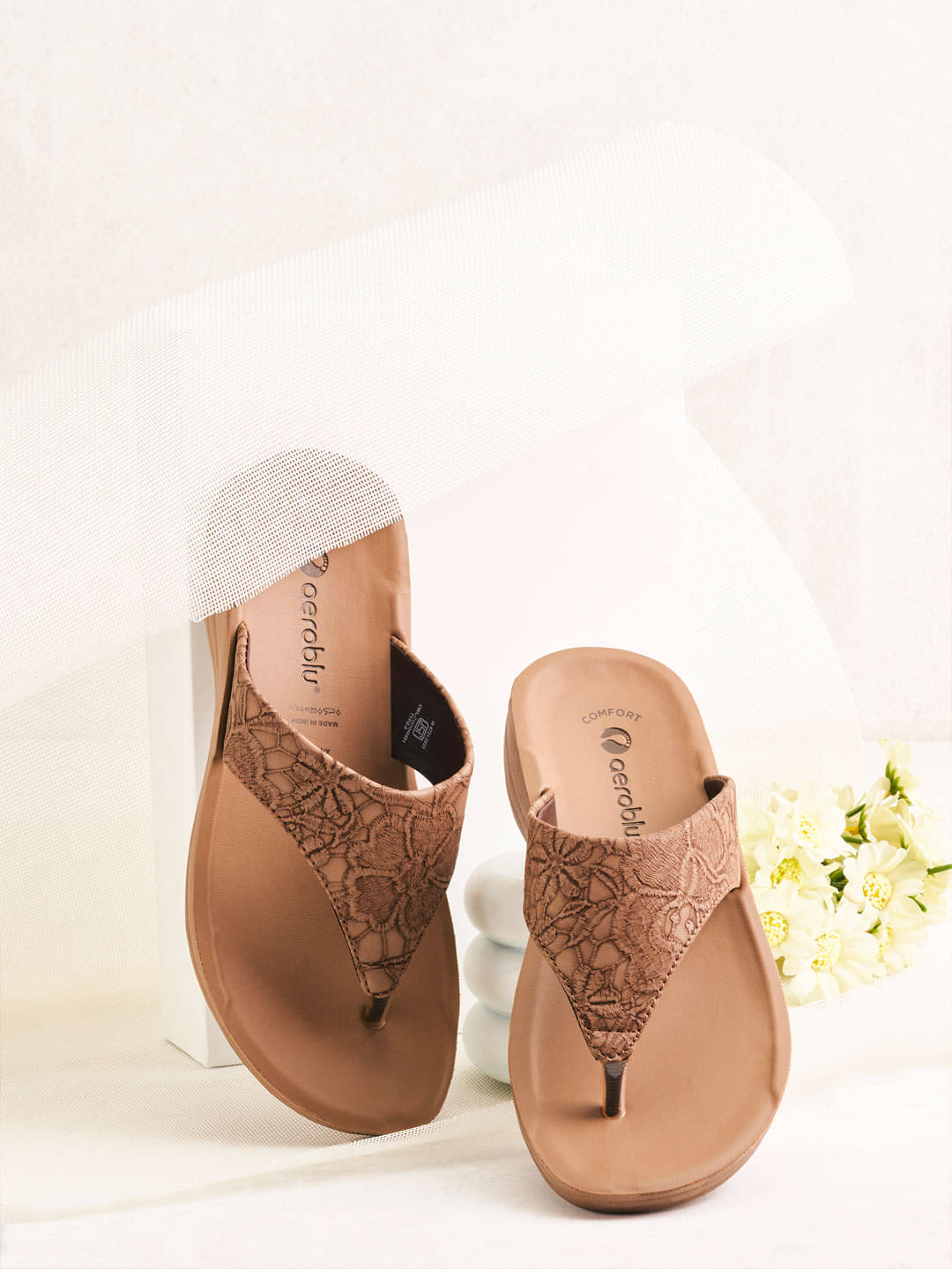     			Aeroblu Camel Women's Slipper