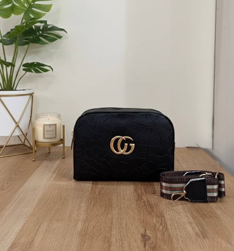     			De Elmore Sling Bag Faux Leather Set of 1 ( Black )