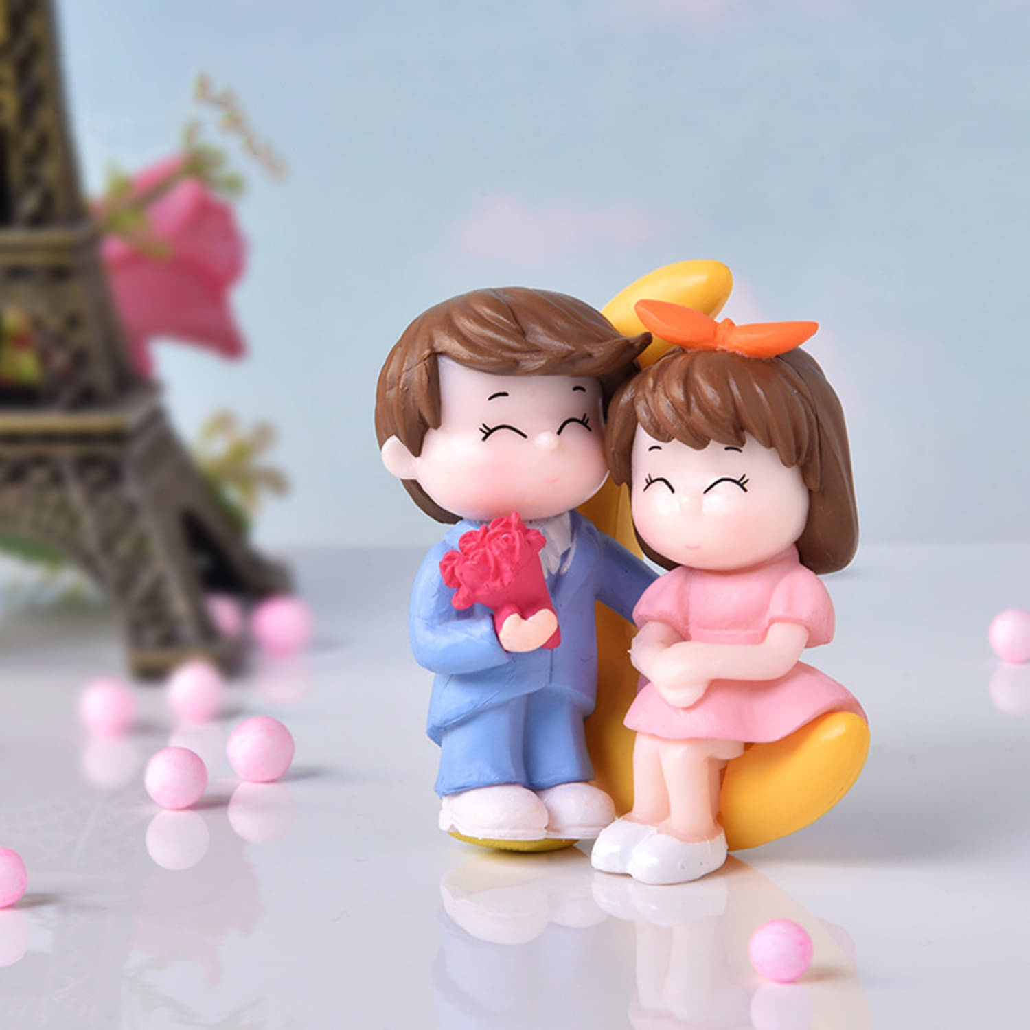 Gopalvilla Pack Of 1 Cute Romantic Couple with Moon and Flower Miniature Decorations Gopalvilla Pack Of 1 Cute Romantic Couple with Moon and Flower Miniature Decorations