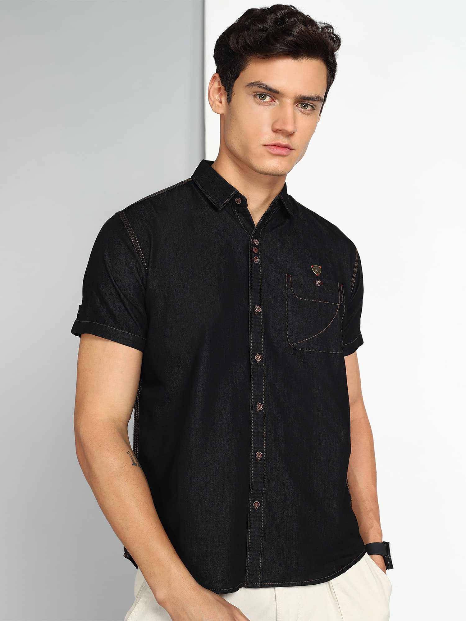 Kuons Avenue Denim Regular Fit Solids Half Sleeves Men's Casual Shirt - Black ( Pack of 1 )