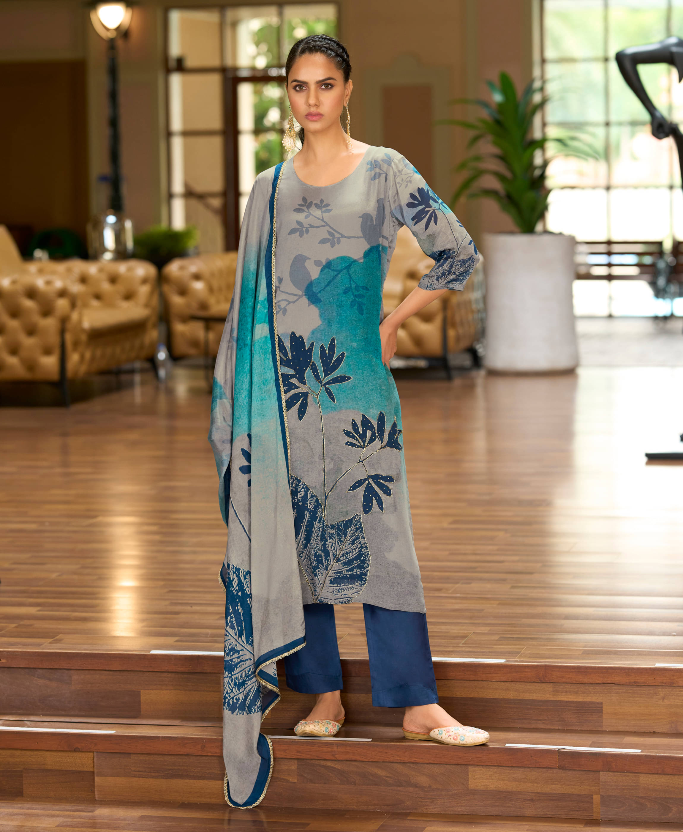 MOJILAA Women Chiffon Printed Straight Kurti With Pants ( Grey ) MOJILAA Women Chiffon Printed Straight Kurti With Pants ( Grey )