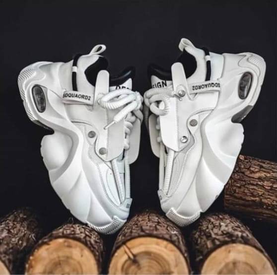     			Akiko Asilo White Men's Sneakers