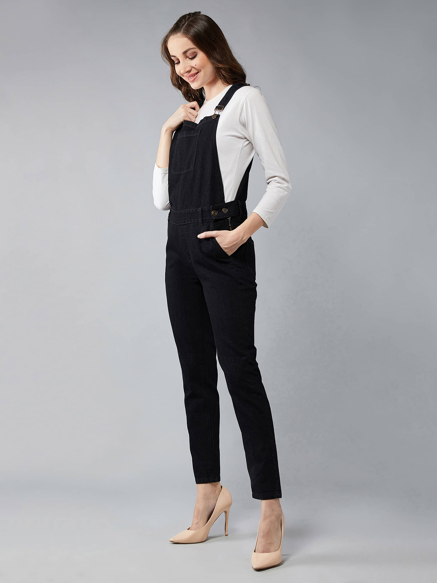 Dolce Crudo Women Solid Cotton Dungarees ( Black )     			Dolce Crudo Women Solid Cotton Dungarees ( Black )