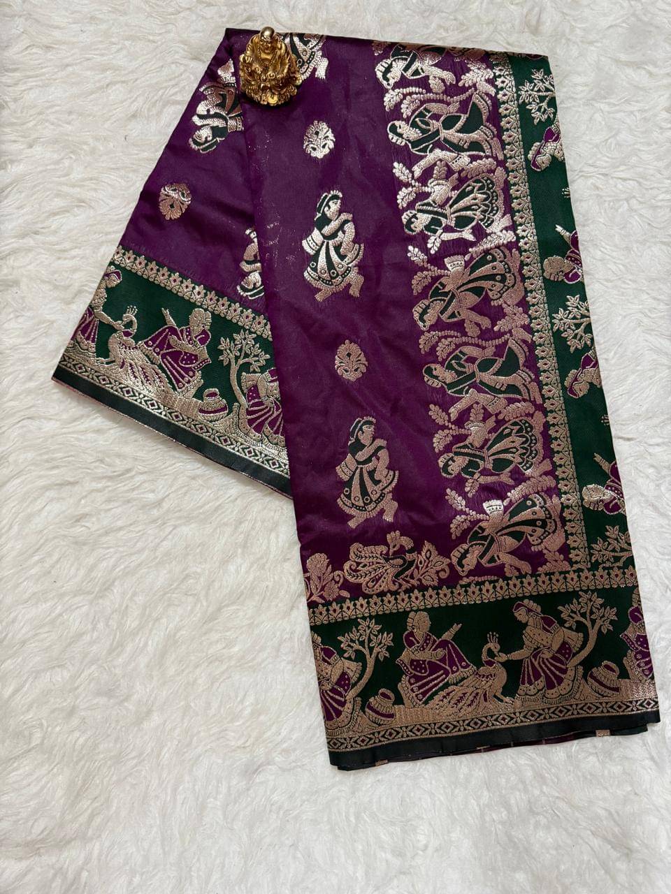 Indesa Art Silk Solid Baluchari Saree With Unstitched Blouse Piece ( Magenta ) Indesa Art Silk Solid Baluchari Saree With Unstitched Blouse Piece ( Magenta )