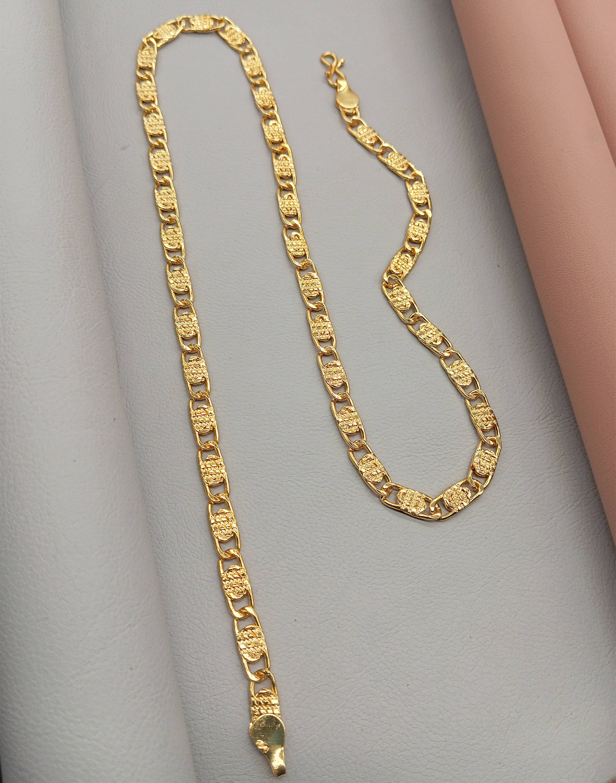     			RANEM Gold Plated Alloy Chain ( Pack of 1 )