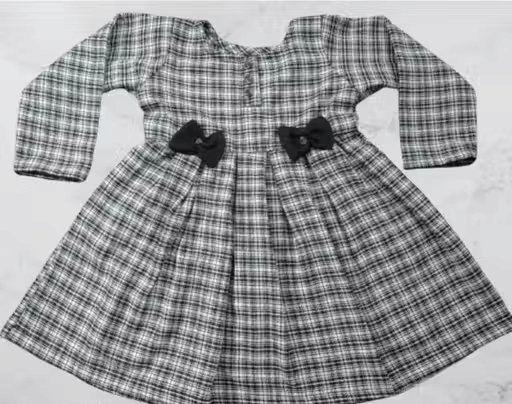     			STYLEART E-COMMERCE PVT LTD Woollen Frock For Baby Girls ( Pack of 1 , Black & White )