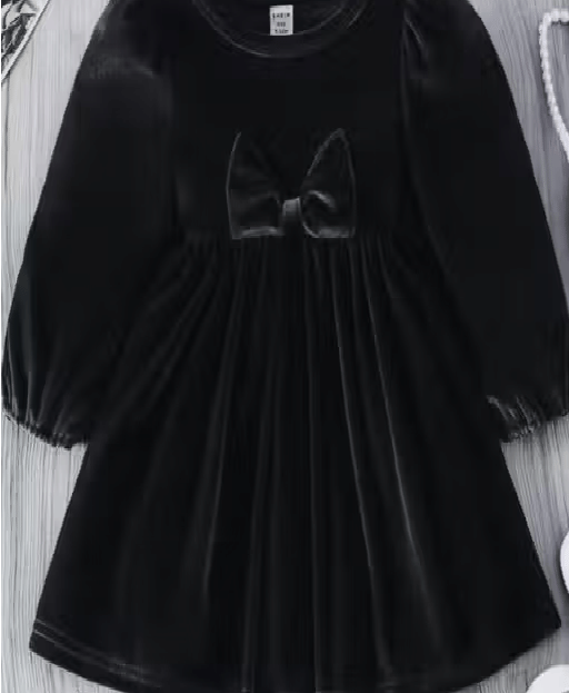 STYLEART E-COMMERCE PVT LTD Woollen Frock For Baby Girls ( Pack of 1 , Black ) STYLEART E-COMMERCE PVT LTD Woollen Frock For Baby Girls ( Pack of 1 , Black )