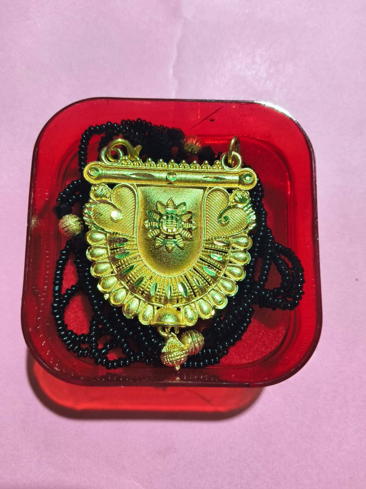     			mangalsutra Golden Mangalsutra ( Pack of 1 )