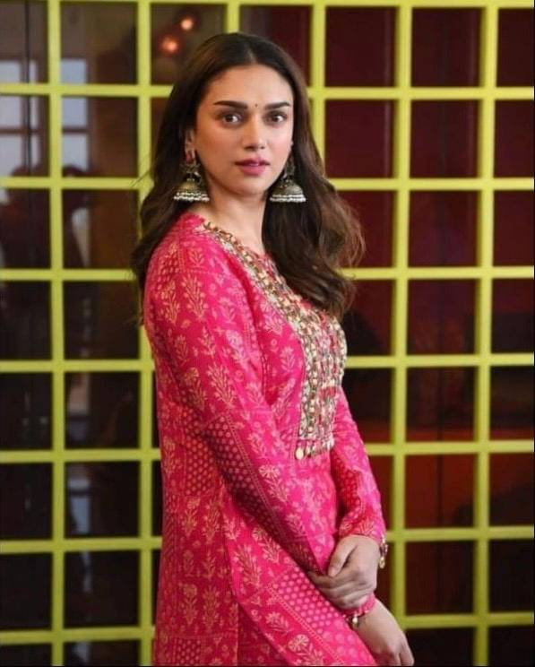     			vastra loom Women Cotton Printed Straight Kurti With Sharara And Gharara ( Pink )